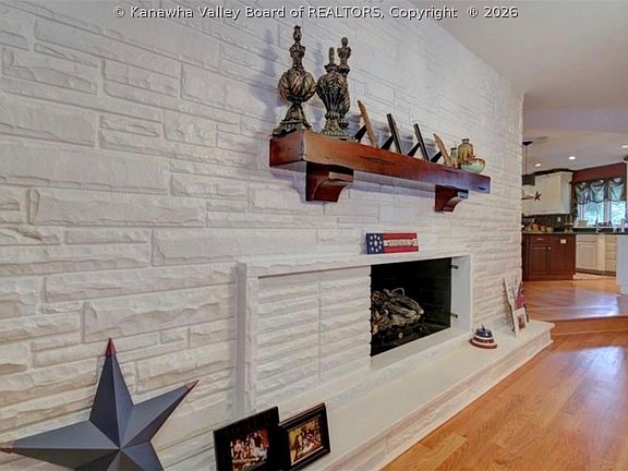 5th image of 862 Alta Rd