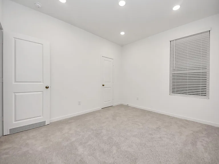904 Capracotta Dr — Photo 13