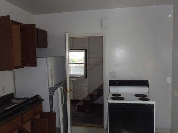 4th image of 25836 E Huron River Dr