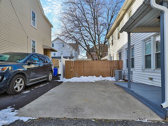 3rd image of 517 Schaffer St