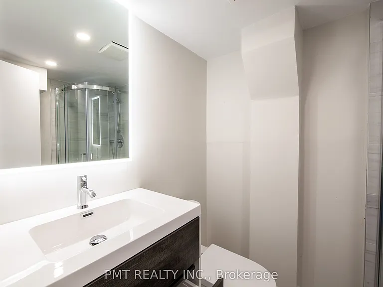 34 Robindale Ave #BASEMENT — Photo 7