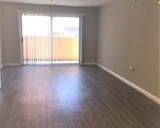 3rd image of 24410 Crenshaw Blvd Unit 230