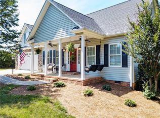 125 E Rollingmeadow Rd, Advance, NC 27006