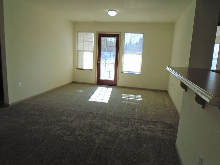 913 Westridge Dr #16 — Photo 4