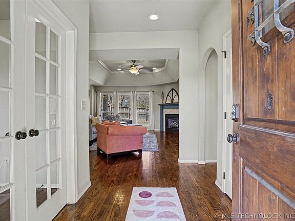 3rd image of 14716 S Justin Ave