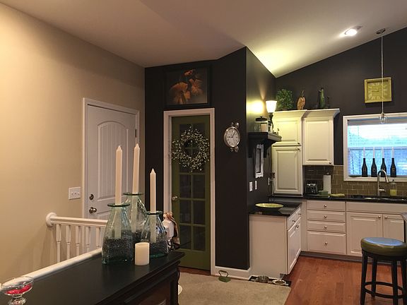 4th image of 16321 Silver Fox Cir
