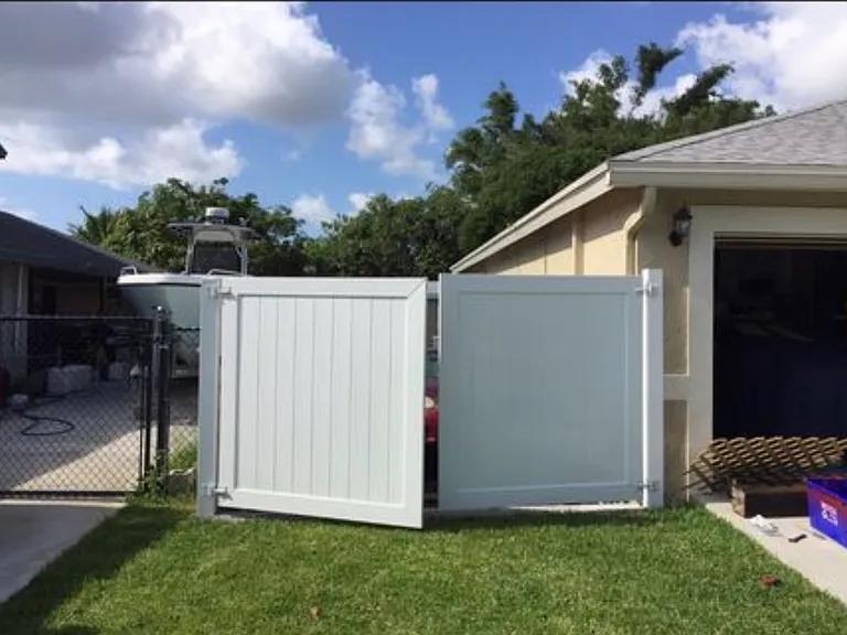 1042 NW 6th Ave — Photo 3