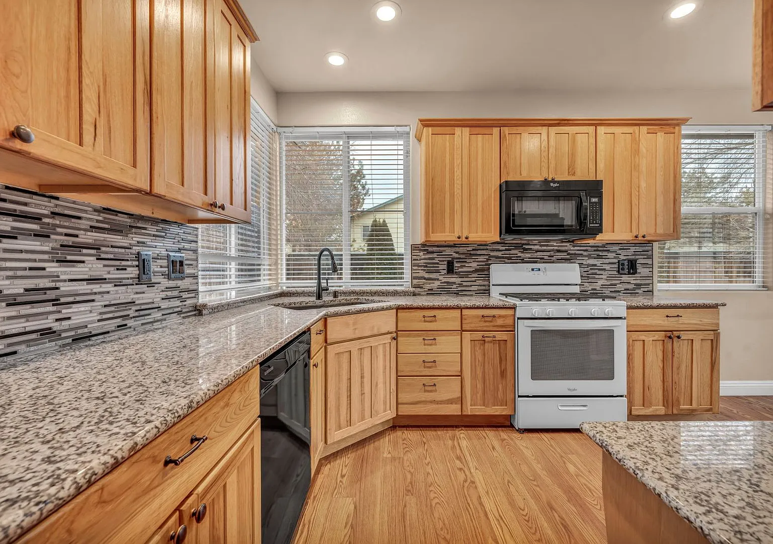 Gated Heron's Landing Gem Modern Updates, Private Yard & 2-Car Garage! — Photo 2