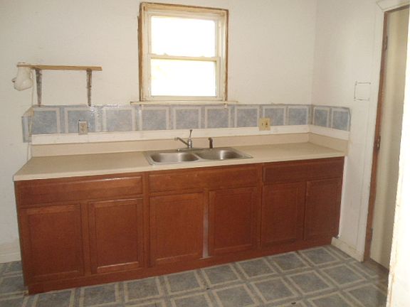 5th image of 1334 Knollwood Ave