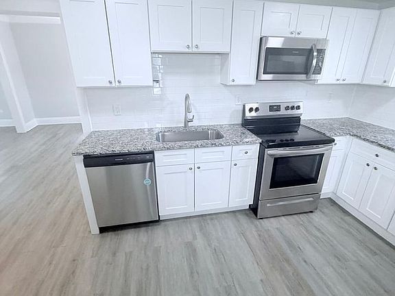 2nd image of 890 Nela View Rd
