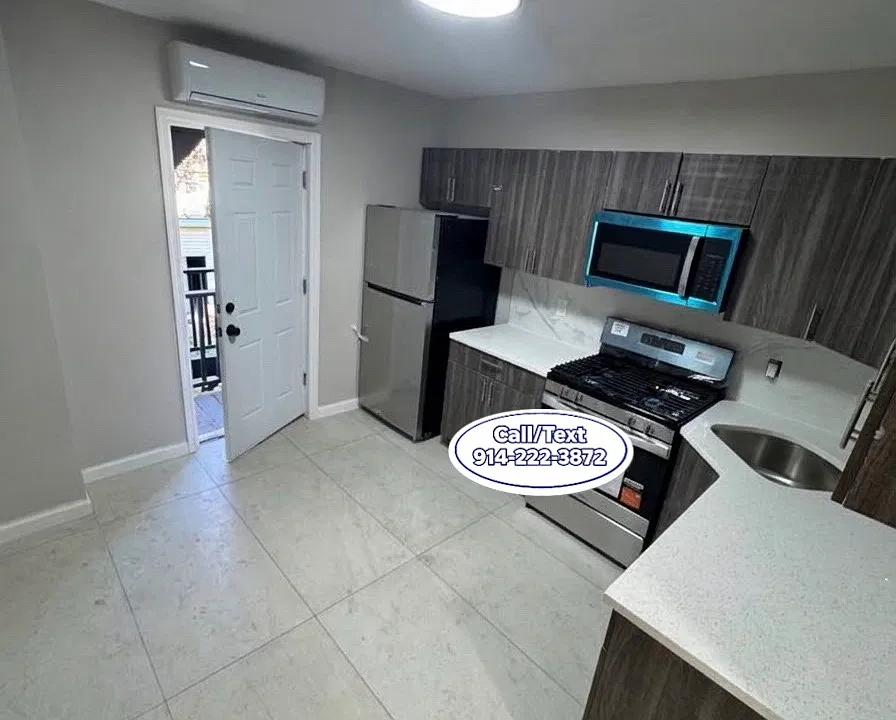 139 Voss Ave #3
