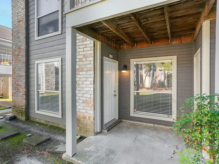 5137 Nicholson Dr #B33 — Photo 1