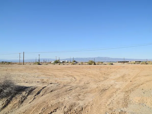 2530 Treasure Dr, Thermal, CA 92274