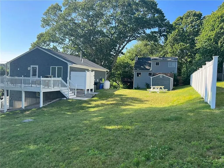 57 Saybrook Ave — Photo 16