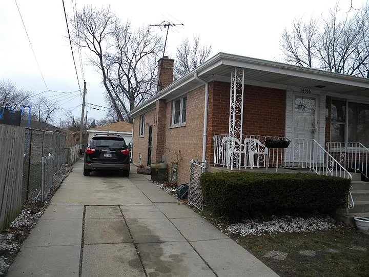14516 Dante Ave photo 1