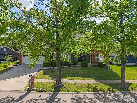 3rd image of 2902 Piney Pointe Dr