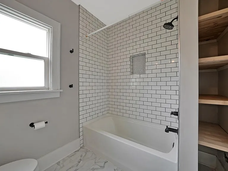 3260 Hitchcock St — Photo 15