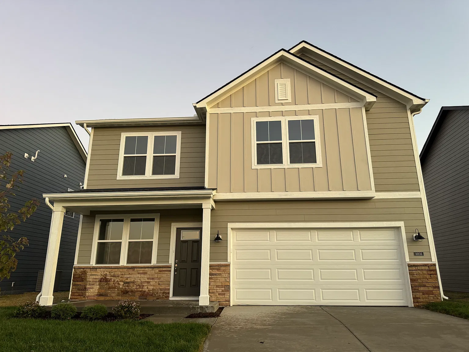 4 bed, 2515 sqft, $2,895 — Photo 2