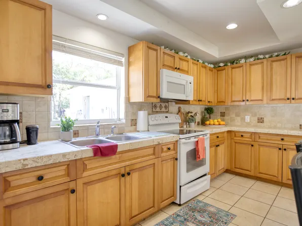 333 E Cornelius Cir, Sarasota, FL 34232