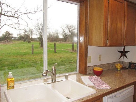 5th image of 4325 Montclair Dr SE
