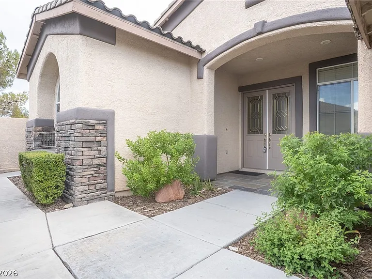 7861 Darby Ave — Photo 4