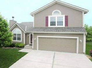 858 Yancey St, Liberty, MO 64068