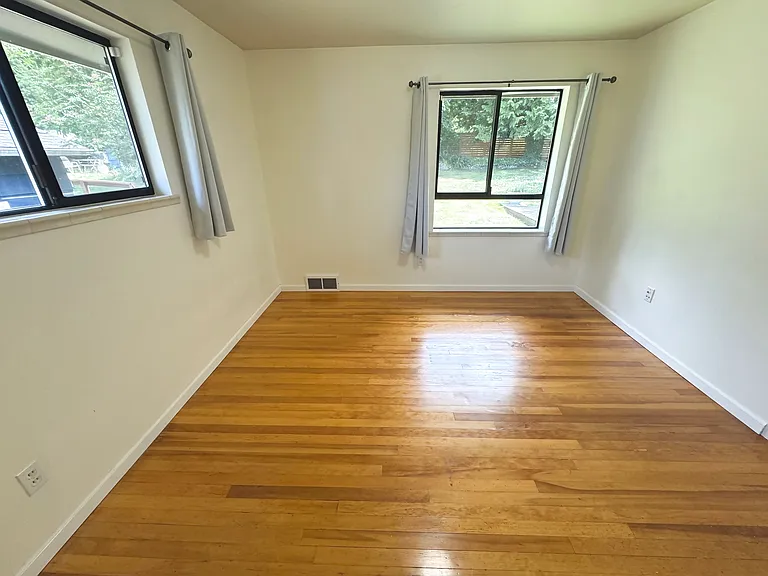 1st Bedroom (Upstairs)