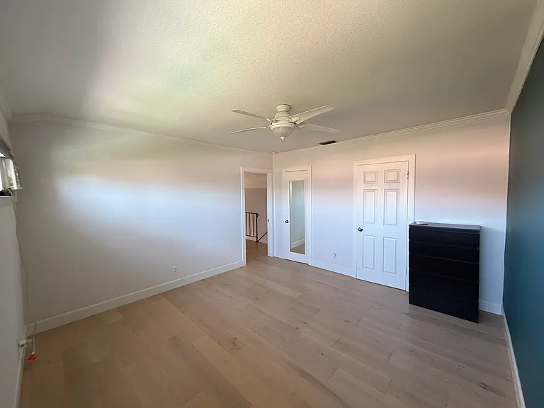 2121 W Chanticleer Rd #1 — Photo 2