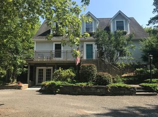 10 Millbrook Ter, New Paltz, NY 12561