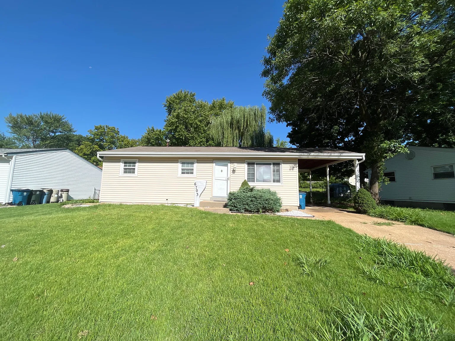 6703 Sandy Hill Dr photo 1