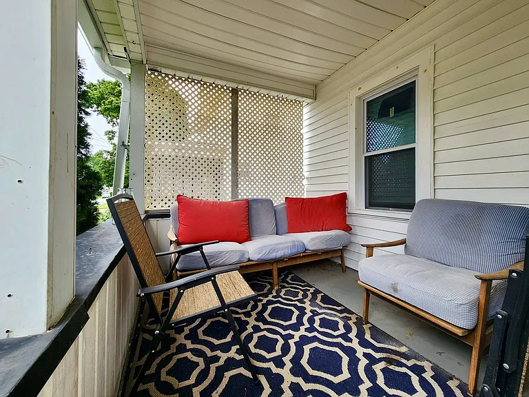 215 West Ave — Photo 3