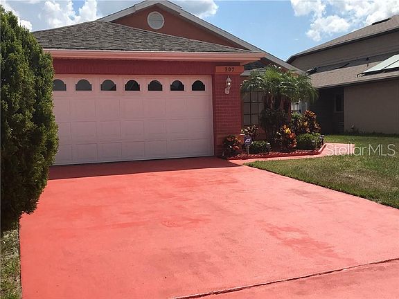 3rd image of 207 Sandalwood Dr