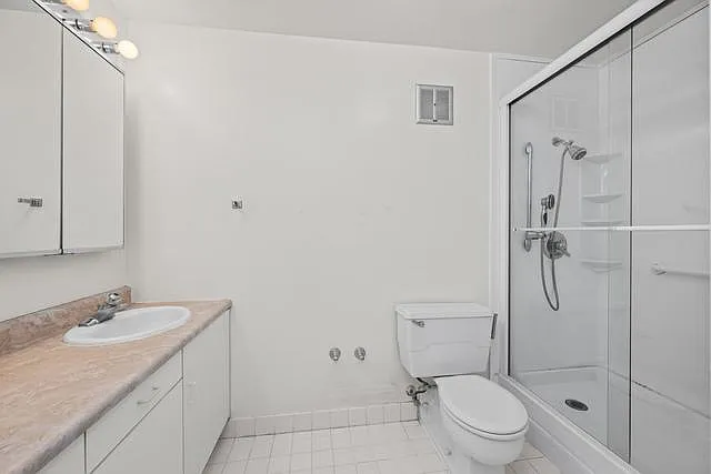 1415 E Central Rd — Photo 8