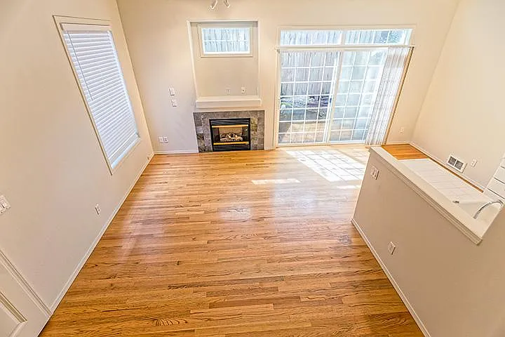 2012 NW Lovejoy St #2 — Photo 9