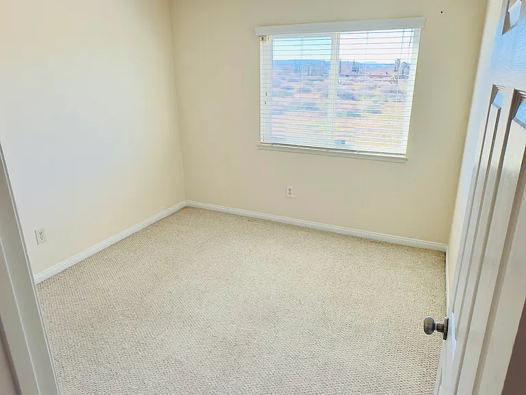 44035 Rodin Ave — Photo 18