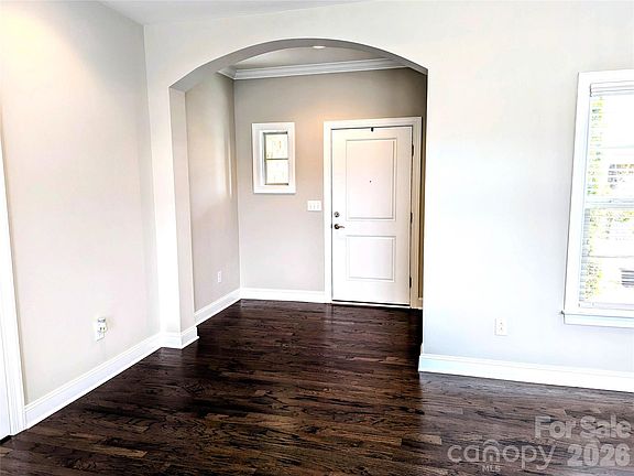 2nd image of 1151 Avalon Pl