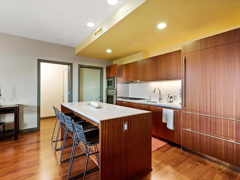 841 S Gaines St #305 — Photo 8