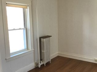 35 Main St, Easthampton, MA 01027
