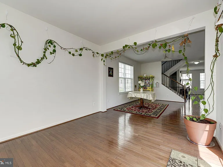 22677 Flowing Spring Sq — Photo 14