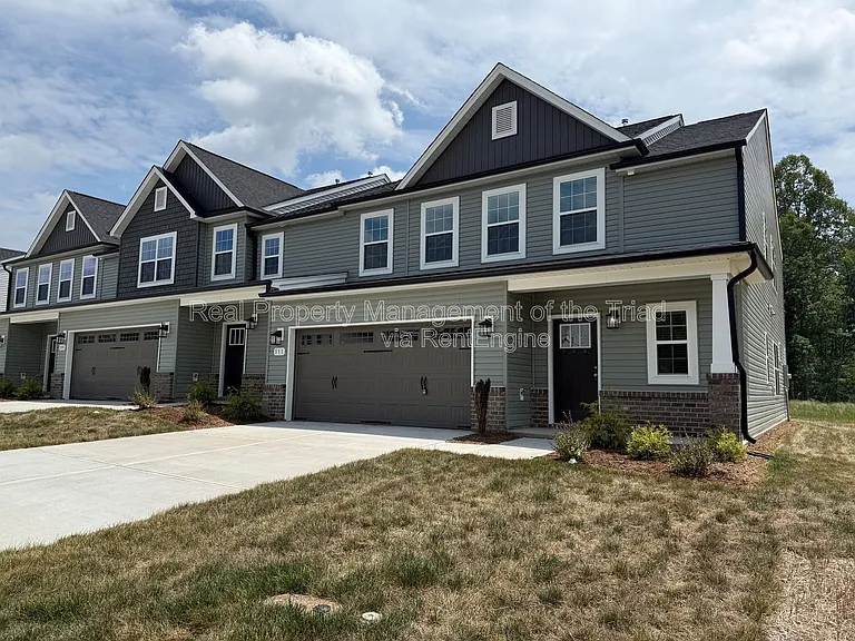 111 Oakdale Forest Ln — Photo 22