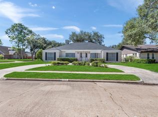 9418 Brooding Oak Cir, Houston, TX 77096
