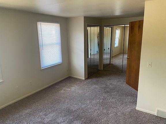 3rd image of 4484 Fairway Dr