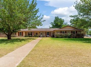 1207 Bradley Dr, Cleburne, TX 76033