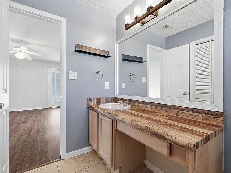 955 Pacific Silver Ct — Photo 18