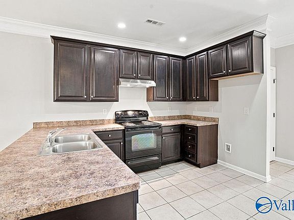 2nd image of 134 Chimes Way SW