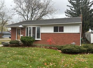 21442 Parkway St, Saint Clair Shores, MI