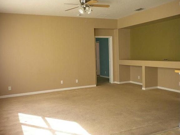 3rd image of 712 Carriage Lake Way