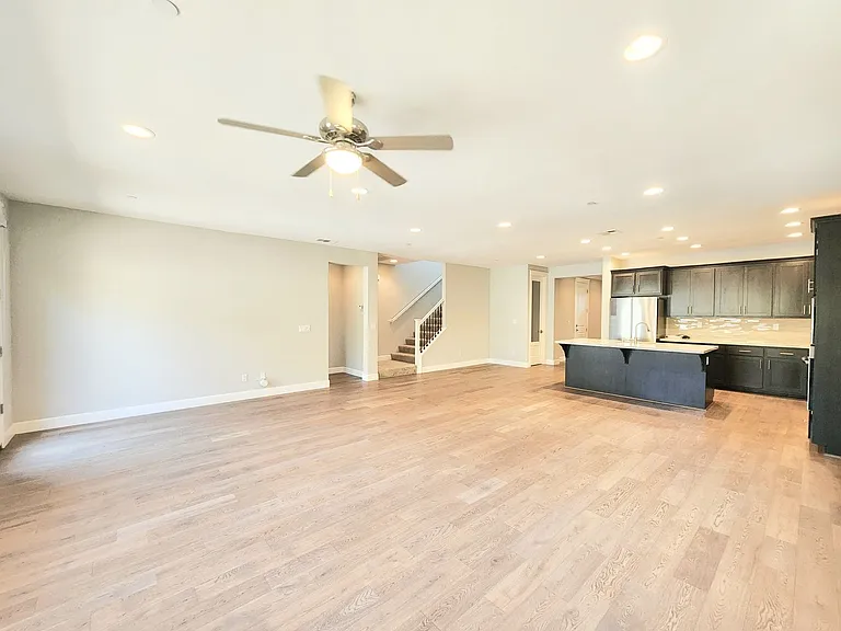 1655 Claremont Dr — Photo 25