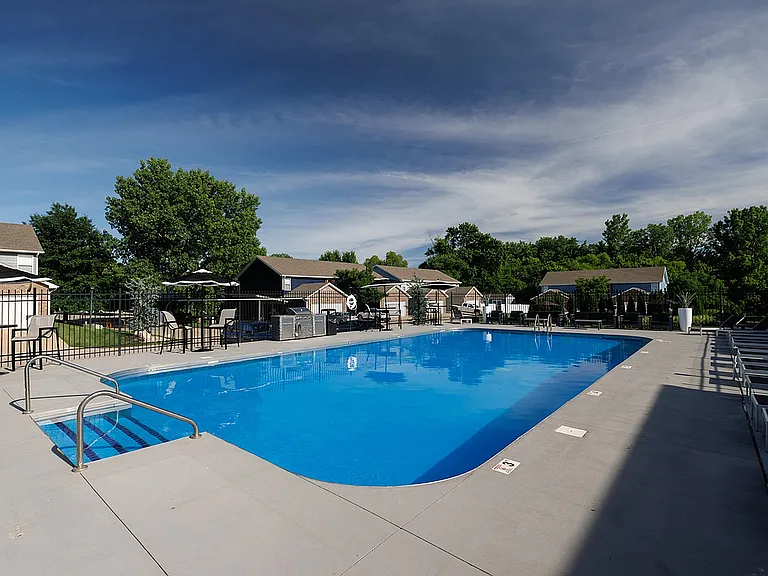 Pool-The-Row-Apartments-Near-Mizzou