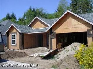 1079 Nautical Dr, Hammond, OR